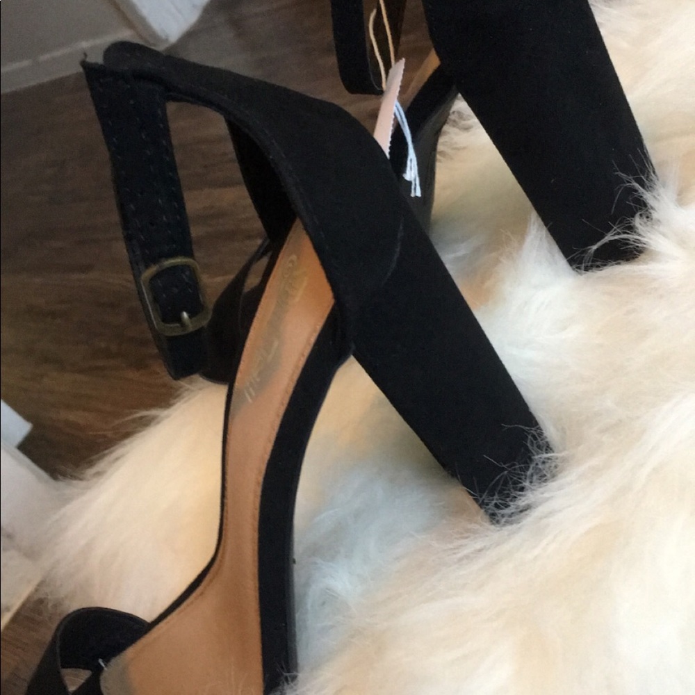Shoes - Picture 3 of 3